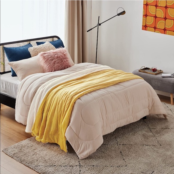 Bedsure Sherpa Fleece blanket - oversized Queen yellow gold mustard fuzzy soft - Picture 2 of 6